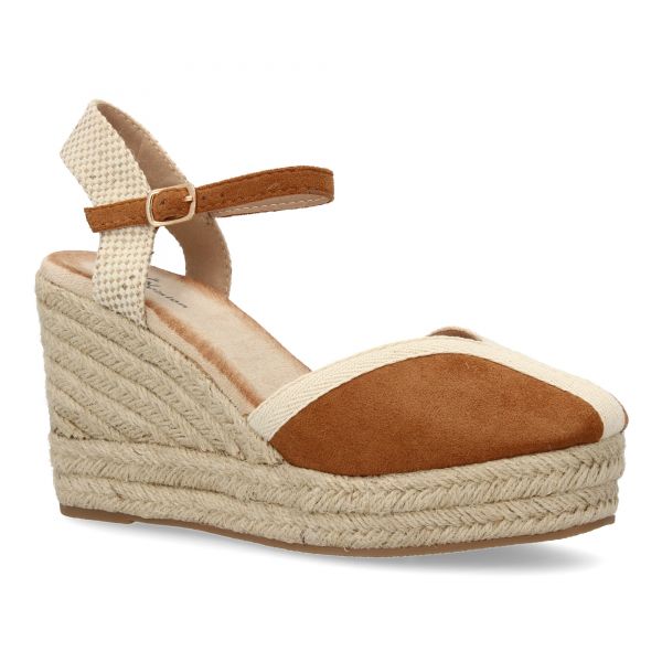 TF3395-Camel
