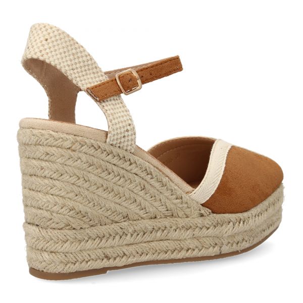 TF3395-Camel
