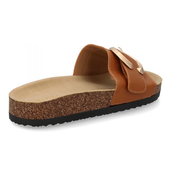 VR5-1757-Camel